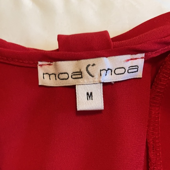 Red blouse scooped back with bow - Picture 6 of 7